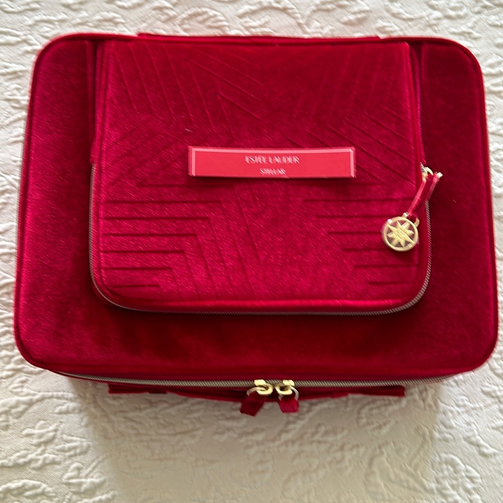 🎉🎊HOST PICK!!🎈😍⭐️ NWT Estée Lauder Makeup Case